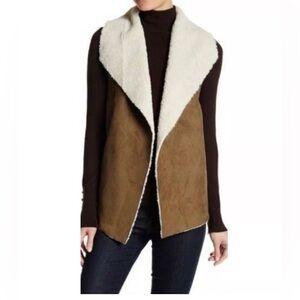 Chelsea & Theodore,  Women’s Vest, Shearlin, Size XXL, 100% Polyerster.